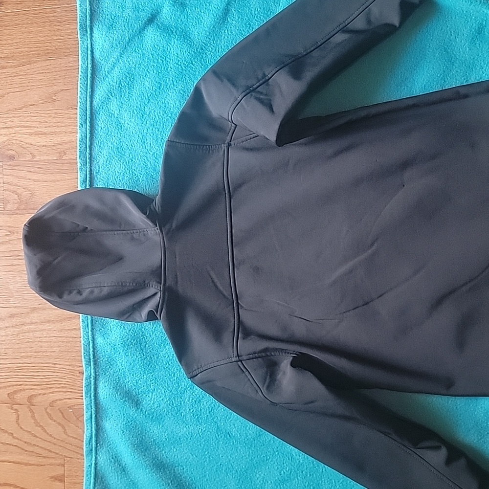 Kids Reebok Jacket. Size small. Color Black - Picture 7 of 11